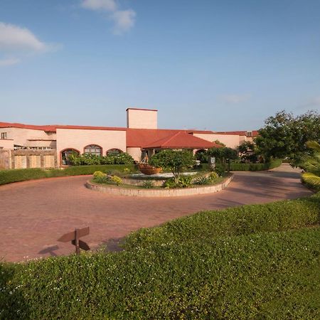 Regenta Resort Bhuj By Royal Orchid Hotels Limited Exteriér fotografie