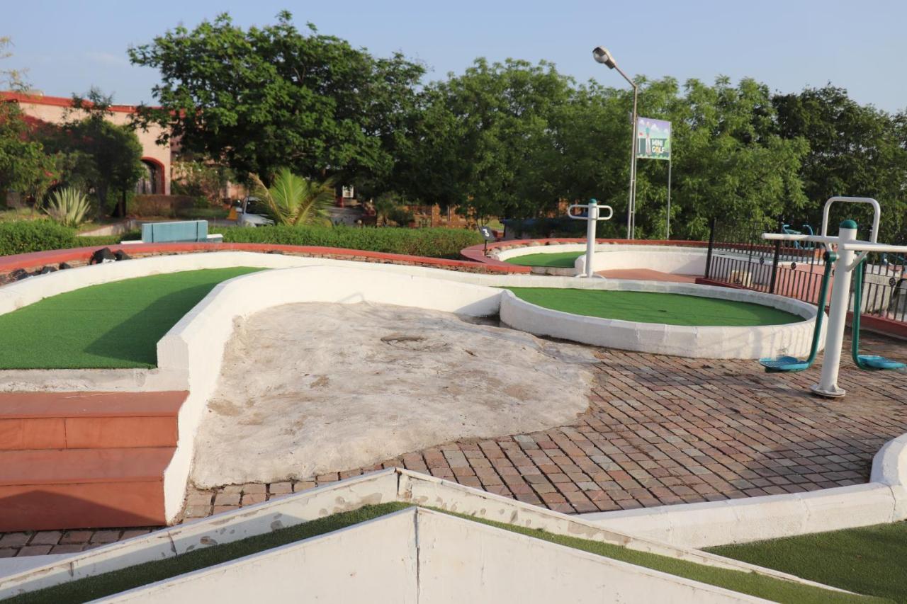 Regenta Resort Bhuj By Royal Orchid Hotels Limited Exteriér fotografie