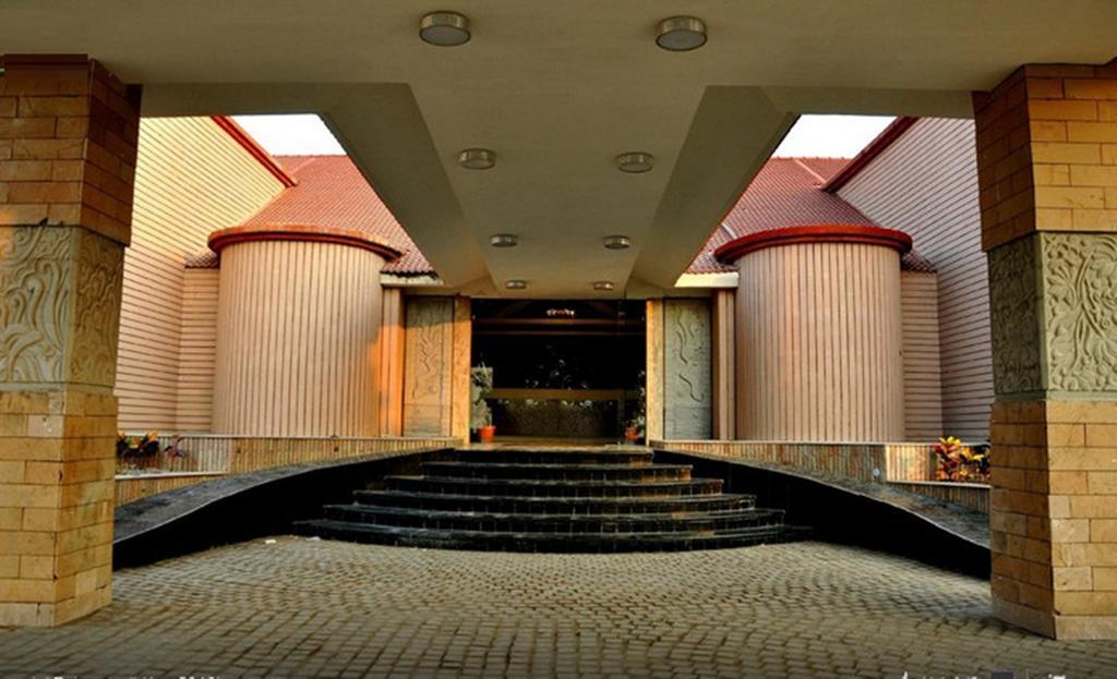 Regenta Resort Bhuj By Royal Orchid Hotels Limited Exteriér fotografie