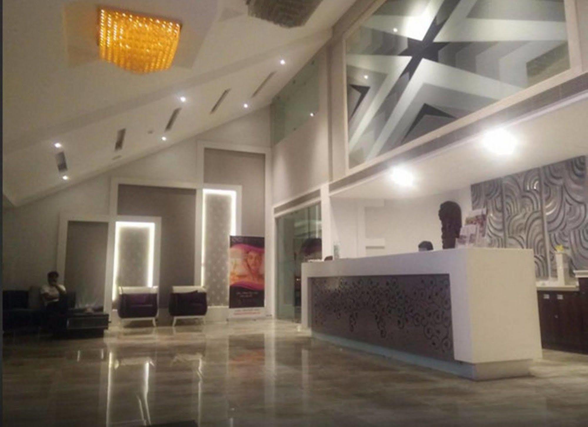 Regenta Resort Bhuj By Royal Orchid Hotels Limited Exteriér fotografie